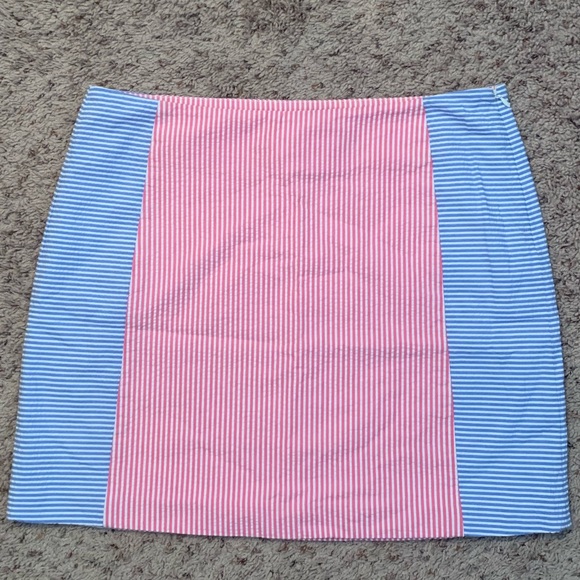 Vineyard Vines Dresses & Skirts - Vineyard Vines seer sucker, mini skirt size 8
